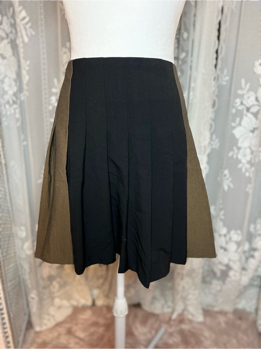 y2k Smart Set Black and Olive Two-Tone Pleated Mini Skirt 12